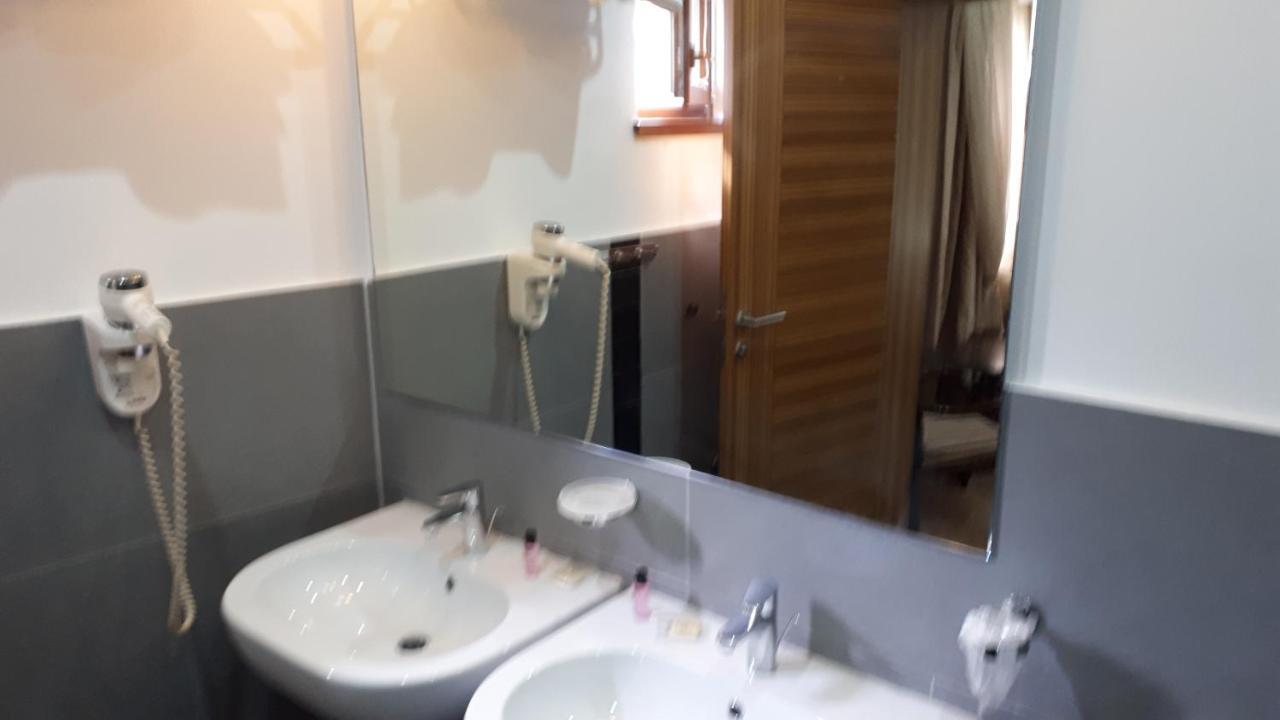 Hotel Alem ซาราเยโว ภายนอก รูปภาพ